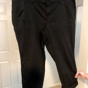 Torrid black pants with roll up at bottom with clips size 20. New without tags